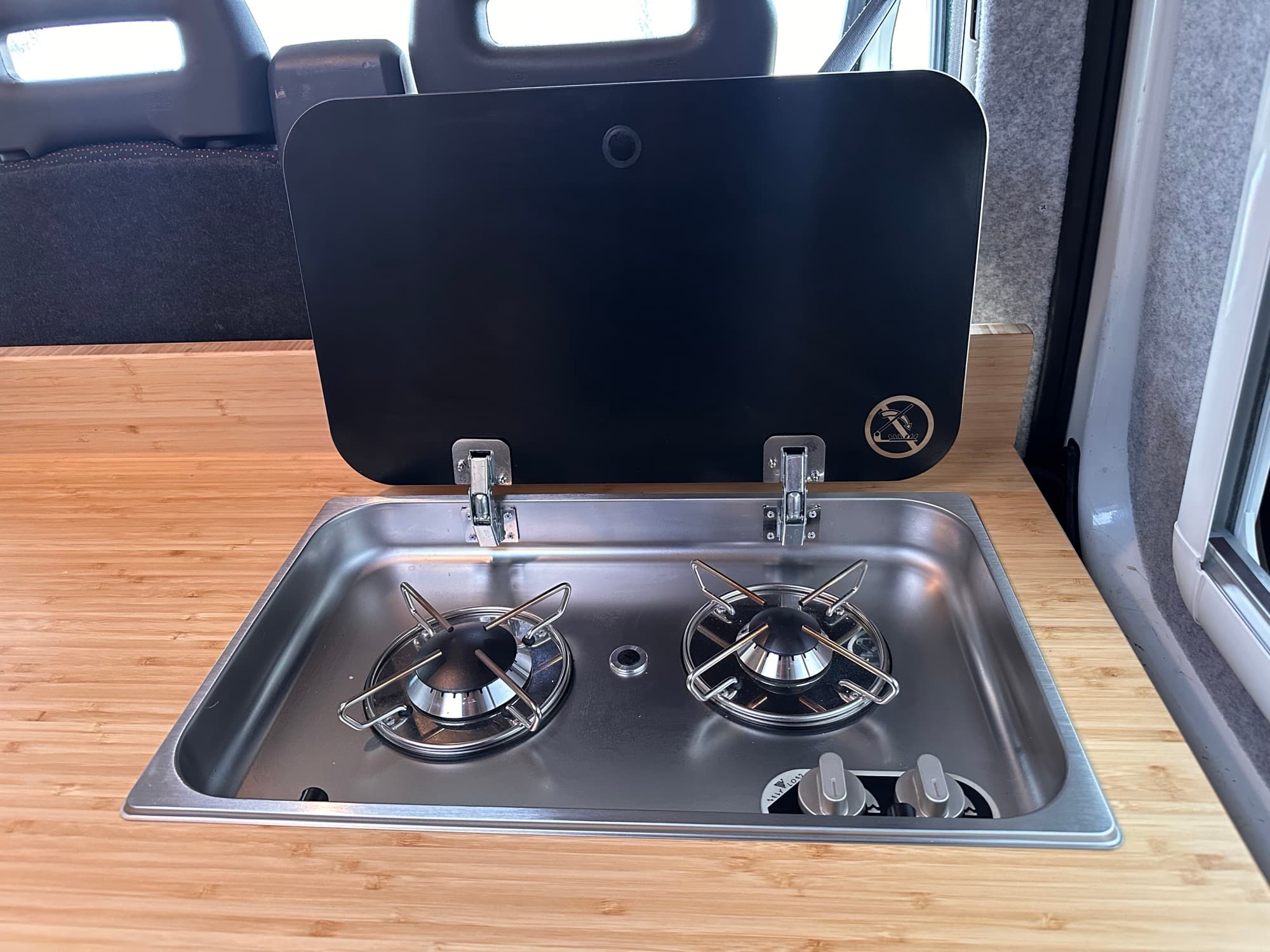 Campervan gas burners with two burners and lid